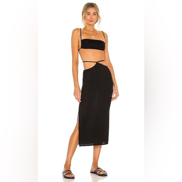 Weworewhat Ruched Top In Black. - Picture 7 of 8